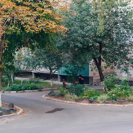 Khoroshaya Kvartira Goloseevskaya 3 Kyiv Exterior photo