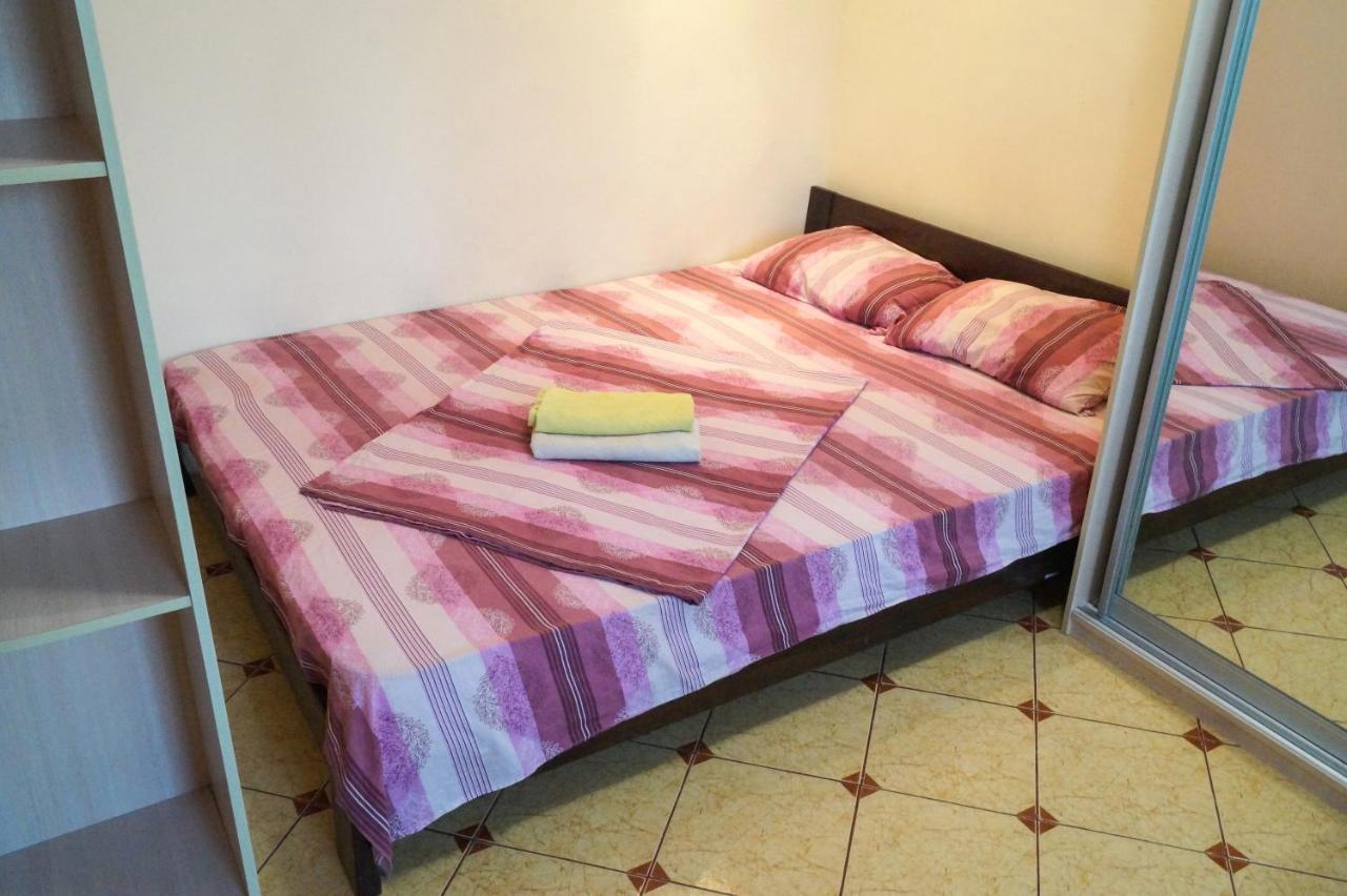 Khoroshaya Kvartira Goloseevskaya 3 Apartment *