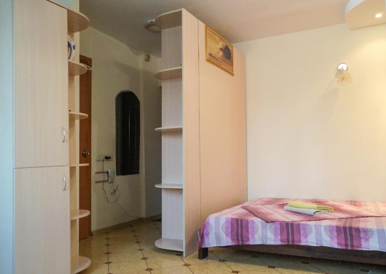 Apartment Khoroshaya Kvartira Goloseevskaya 3